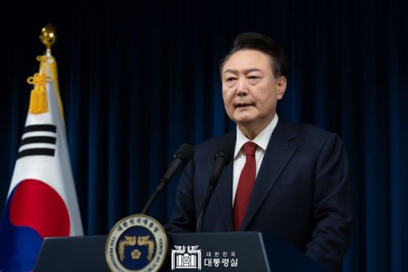 12월 7일 윤석열 대통령은 용산 대통령실에서 대국민 담화를 발표했다.